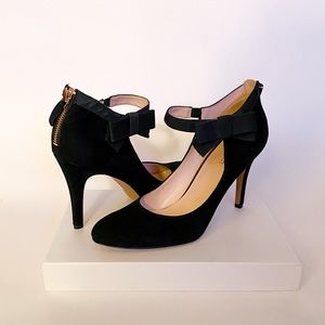 NINE WEST Size 10. 4-inch heel.